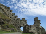SX07142 Wall onto hill side at Tintagel Castle.jpg